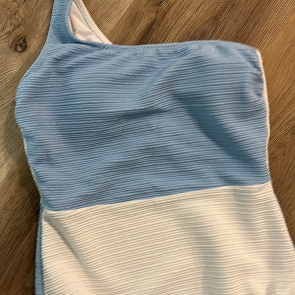 Textured White and Light Blue One shoulder Tie Cupshe Swimsuit Small - Picture 3 of 6